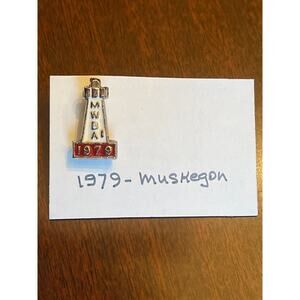 Vintage 1979 Lapel Hat Pin Pinback MWBA Bowling State Pin Muskegon Michigan EUC